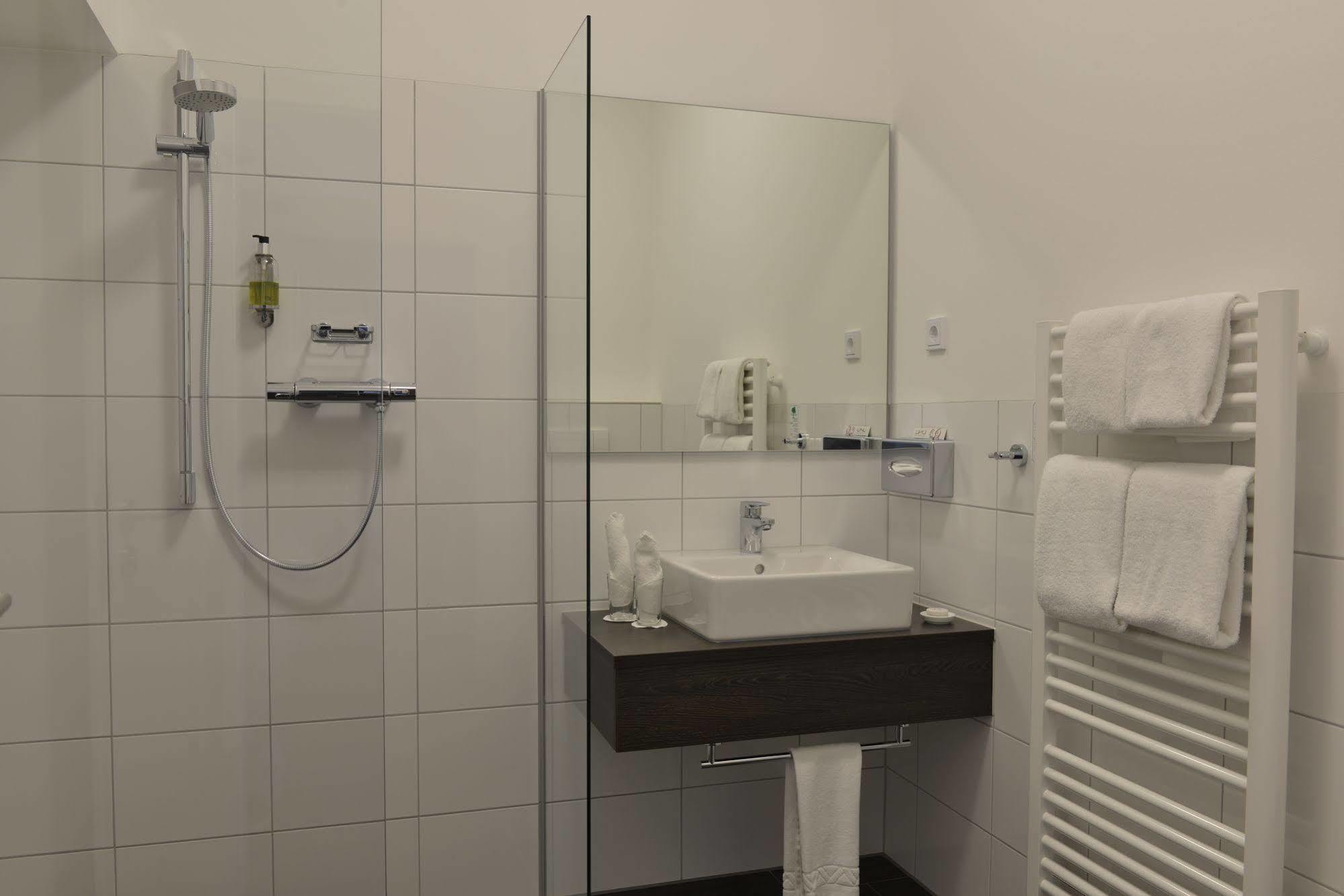Uhu Gaestehaus Superior Kolín nad Rýnem Exteriér fotografie