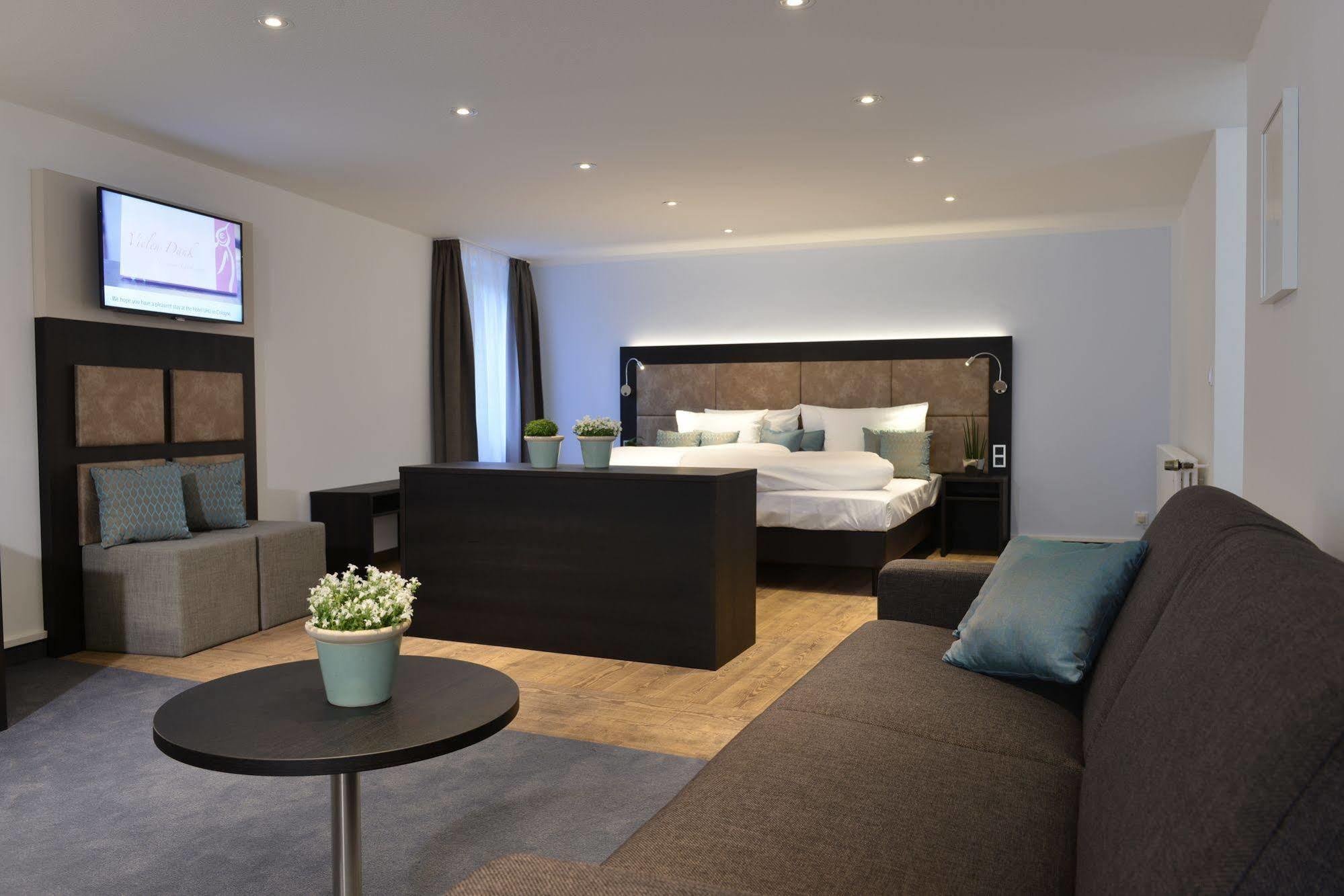 Uhu Gaestehaus Superior Kolín nad Rýnem Exteriér fotografie