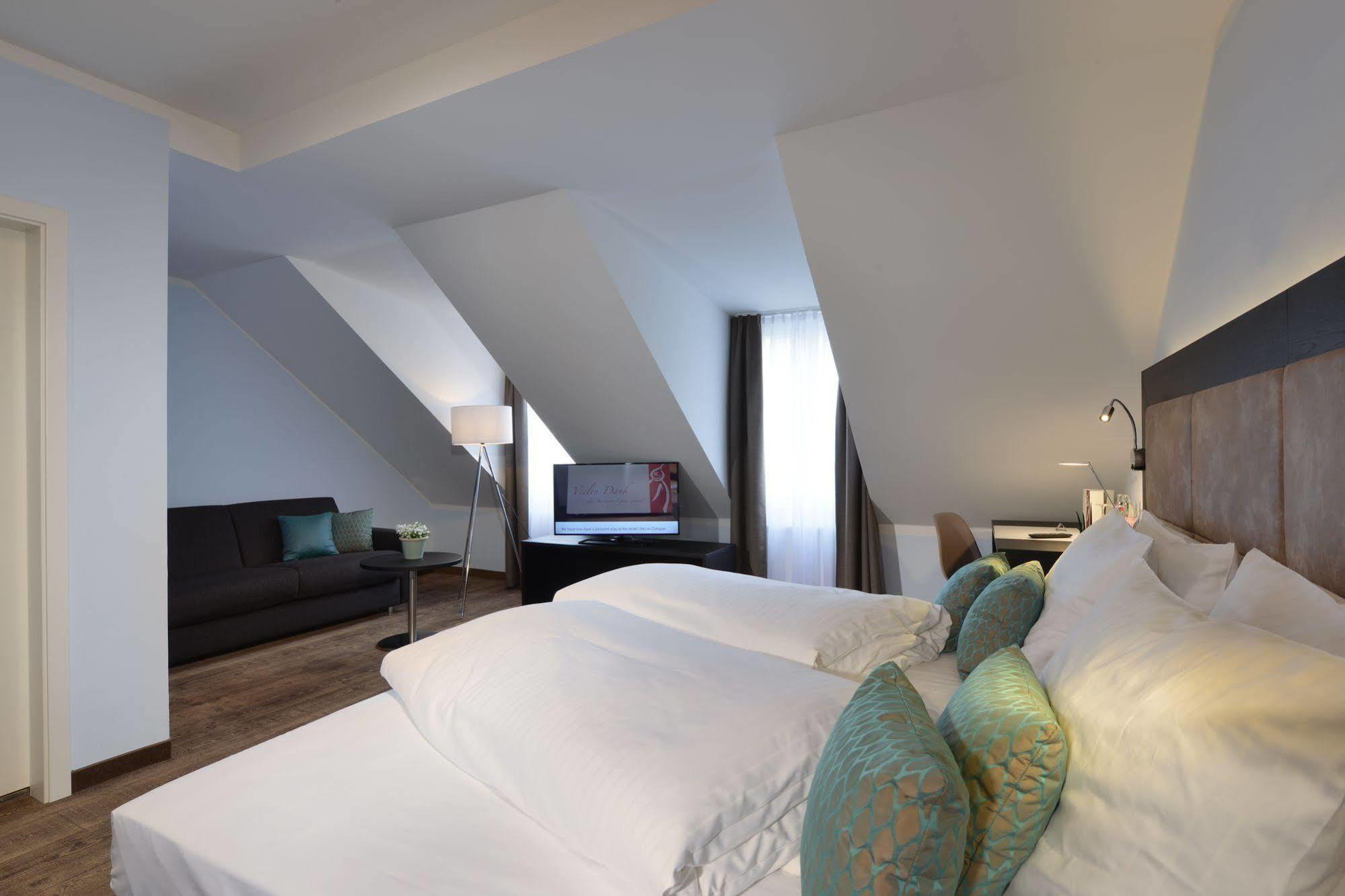 Uhu Gaestehaus Superior Kolín nad Rýnem Exteriér fotografie